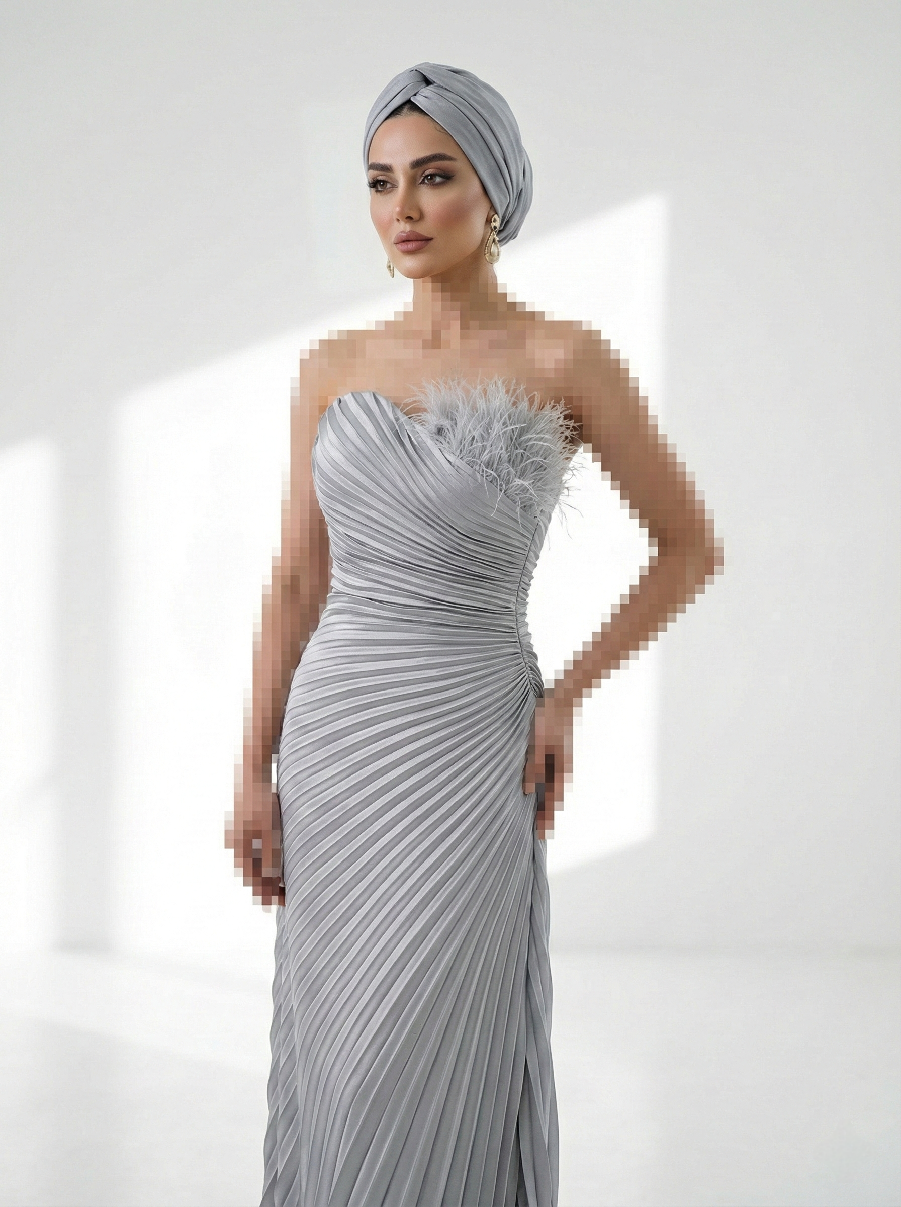ماکسی ساتن پلیسه دکلته بالا پر - Image 9